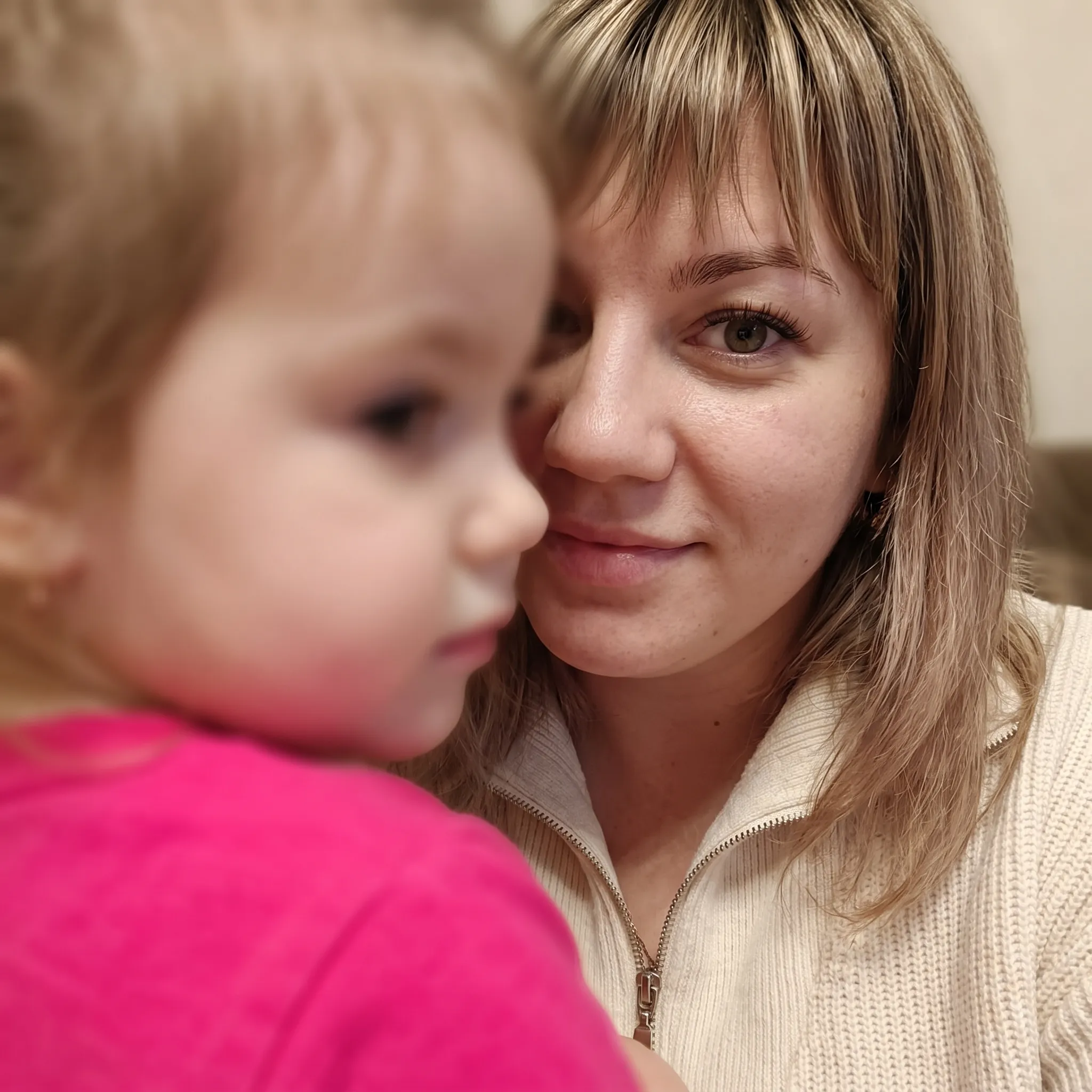 AI-арт «Candid Domestic Close-up Portrait»