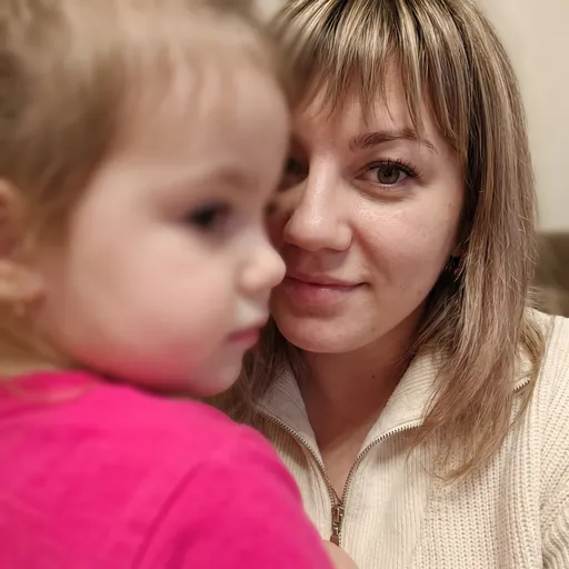 AI-арт «Candid Domestic Close-up Portrait»