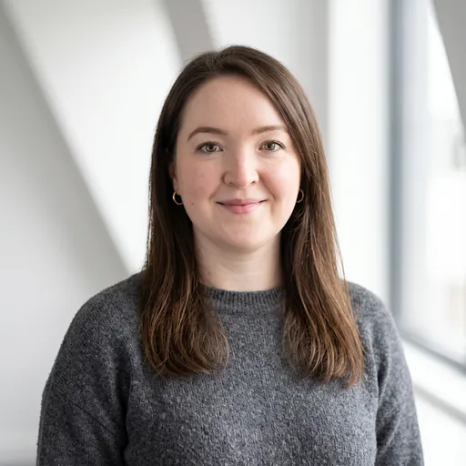 AI-фотосессия «Modern Corporate Headshot»