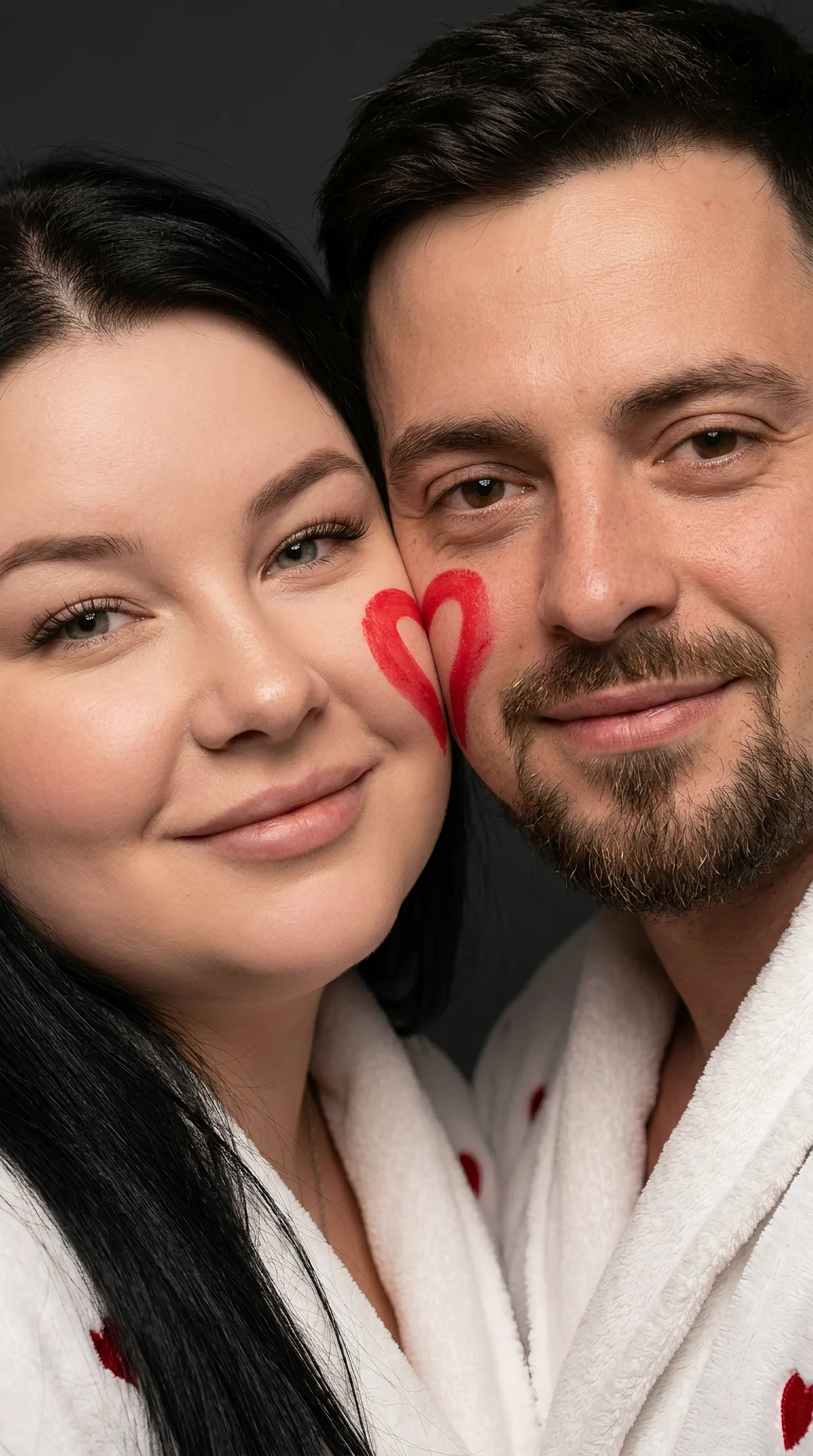 парная AI-фотосессия «Romantic Couple Portrait with Heart Face-Paint»