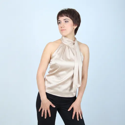 AI-фотосессия «Studio Portrait in Champagne and Blue»