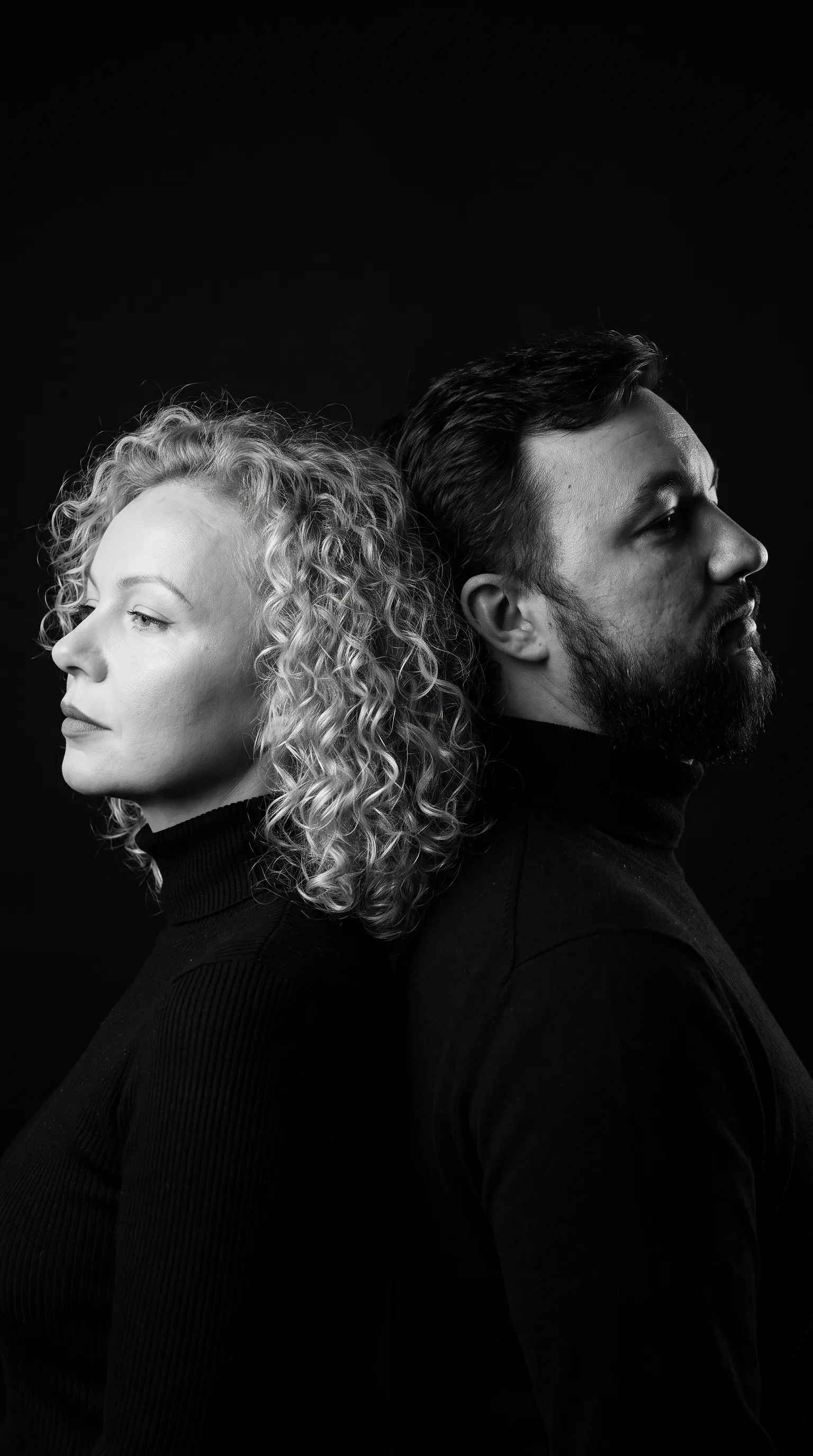 duo AI photoshoot “Monochrome Back-to-Back Portrait”