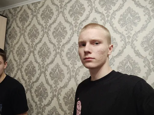AI-фотосессия «Informal Domestic Portrait against Patterned Backdrop»