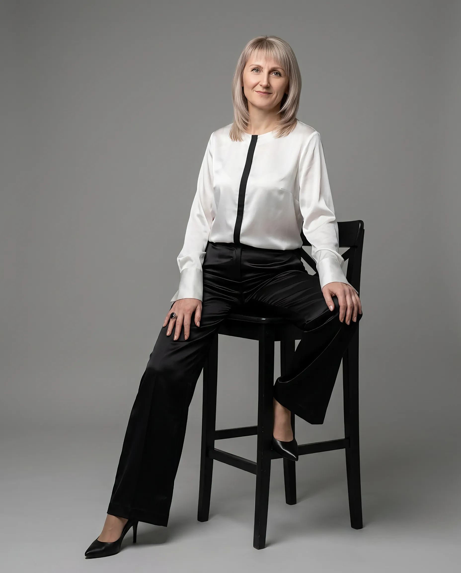 AI-фотосессия «Minimalist Executive Portrait in Satin and Monochrome»