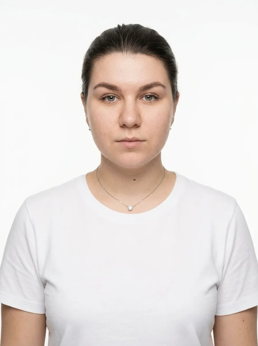 AI-фотосессия «High-Key Minimalist Studio Portrait»