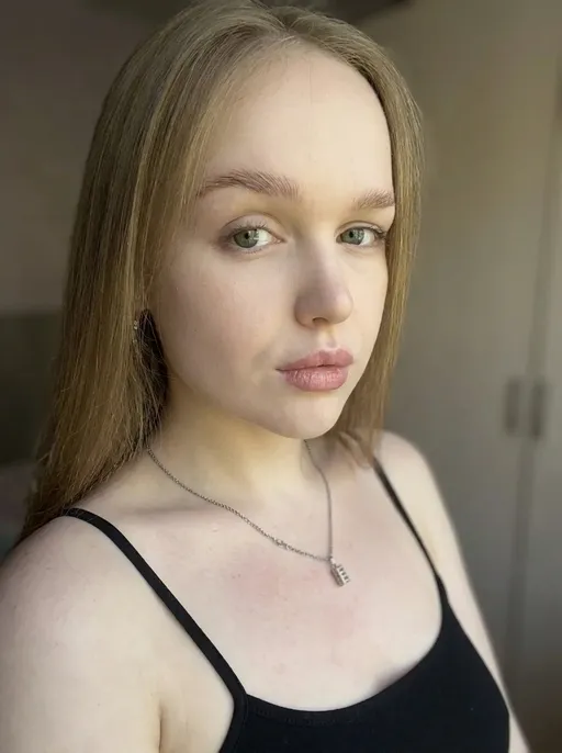 AI-фотосессия «Soft Interior Short-Lit Portrait»